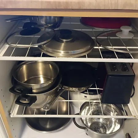 2 Bedrooms Furnished Semi- Basement Close To Everything In Moss